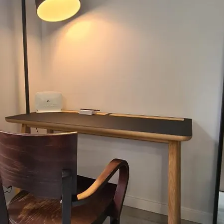 W Scislym Centrum Lodzi 26m2 Na Ukwieconej Ulicy 6 Sierpnia *