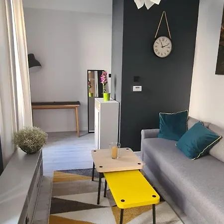 Apartment W Scislym Centrum Lodzi 26m2 Na Ukwieconej Ulicy 6 Sierpnia Lodz