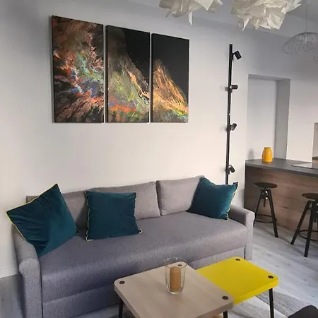 W Scislym Centrum Lodzi 26m2 Na Ukwieconej Ulicy 6 Sierpnia Apartment Lodz