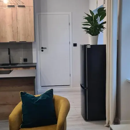 W Scislym Centrum Lodzi 26m2 Na Ukwieconej Ulicy 6 Sierpnia Apartment *