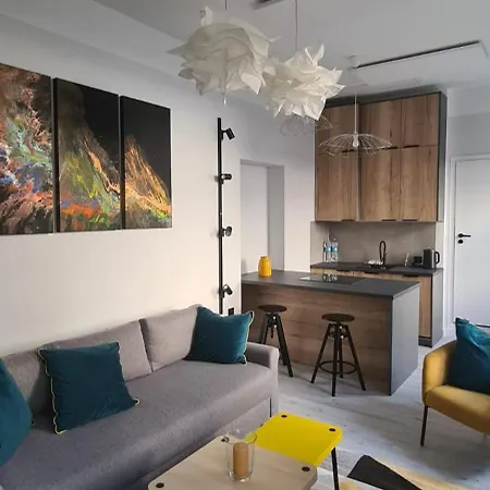 W Scislym Centrum Lodzi 26m2 Na Ukwieconej Ulicy 6 Sierpnia Apartment